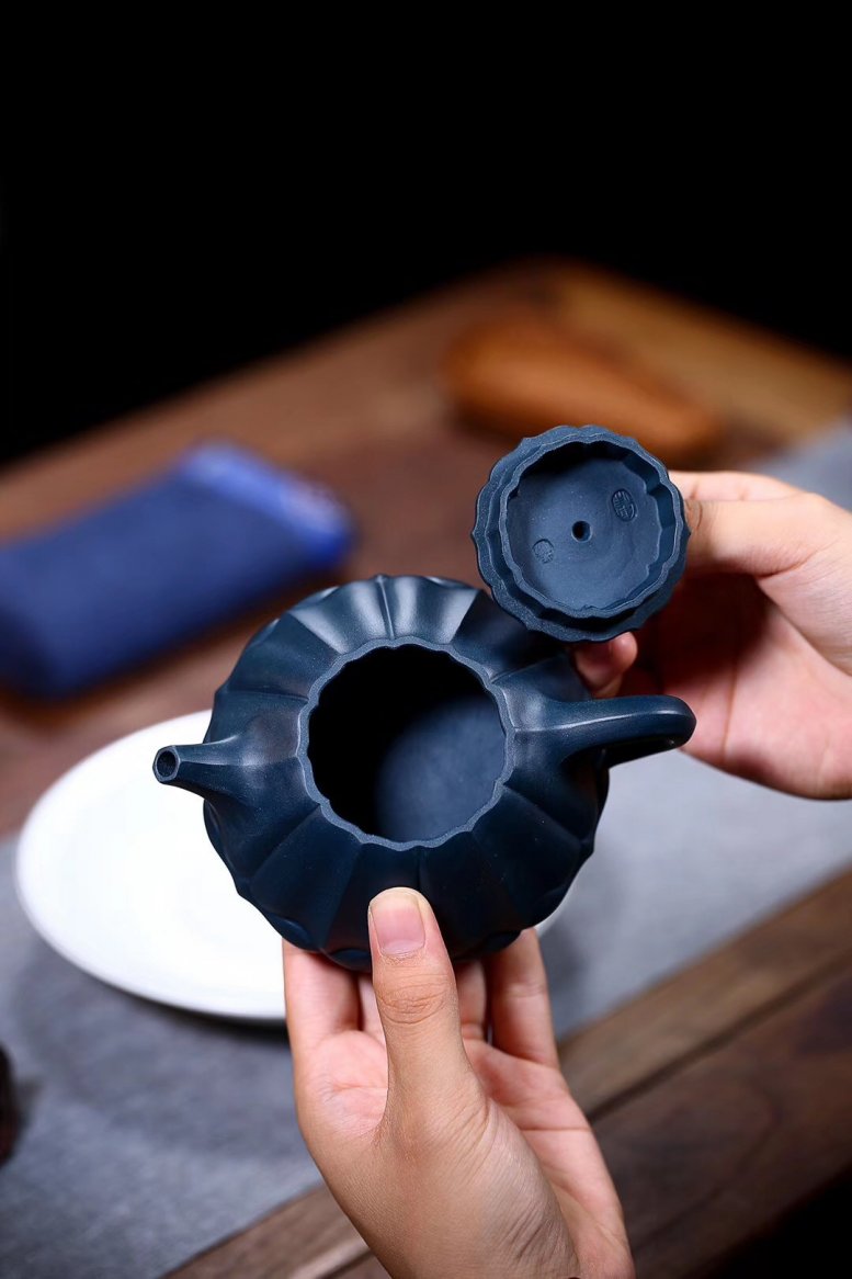 杨军保作品 葵石瓢