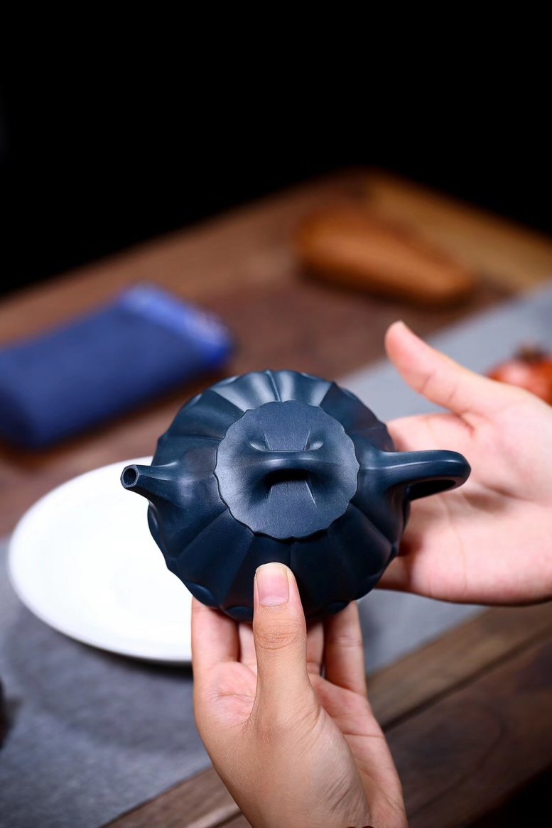 杨军保作品 葵石瓢