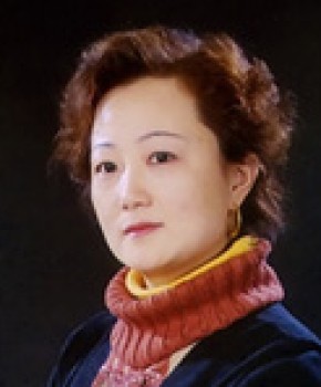 紫砂壶工艺师刘莹名家照片
