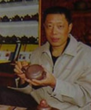 紫砂壶工艺师周顺芳名家照片