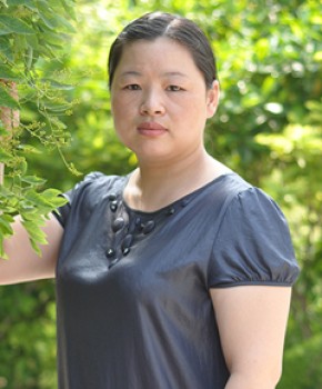 紫砂壶工艺师范微琴名家照片
