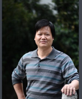 紫砂壶工艺师冯建平名家照片
