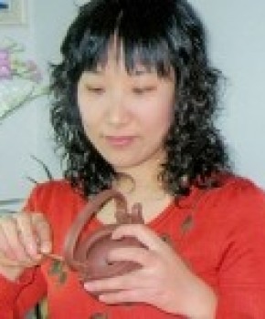 紫砂壶工艺师蒋丽雯名家照片