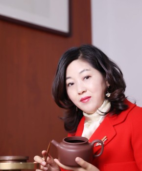 紫砂壶工艺师沈翠莲名家照片