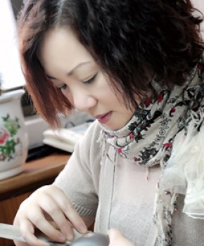 紫砂壶工艺师王桂芬名家照片