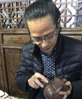 紫砂壶工艺师周建良名家照片