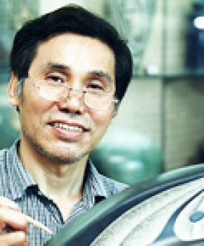 紫砂壶工艺师邱玉林名家照片