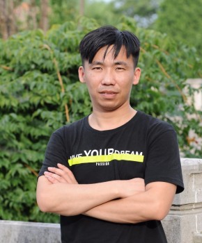 紫砂壶工艺师袁辉名家照片