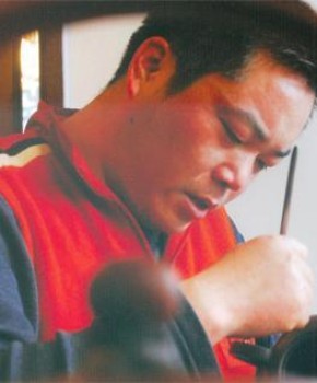 紫砂壶工艺师范卫平名家照片
