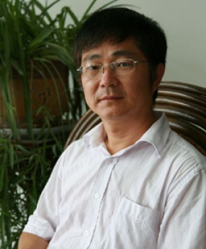 紫砂壶工艺师陈富强名家照片
