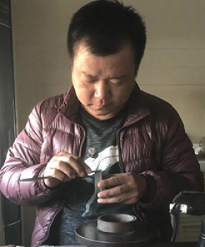 紫砂壶工艺师毛文远名家照片