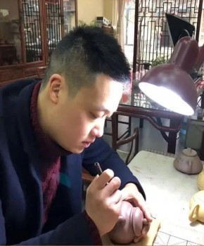 紫砂壶工艺师马成浩名家照片