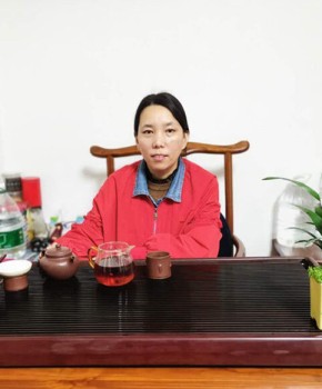 紫砂壶工艺师韩琴华名家照片