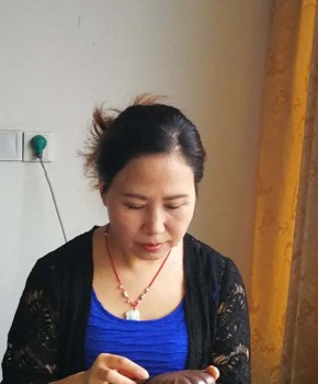 紫砂壶工艺师朱晨阳名家照片