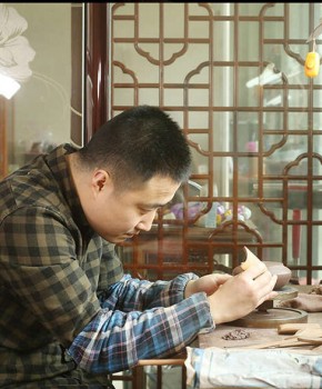 紫砂壶工艺师程晗名家照片