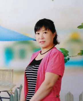 紫砂壶工艺师张丽娟名家照片