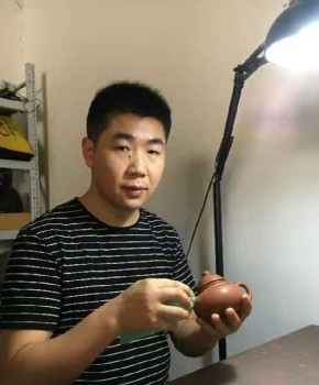 紫砂壶工艺师陈又明名家照片