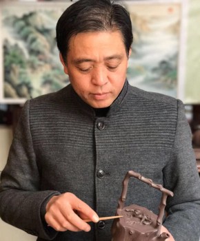紫砂壶工艺师刘志刚名家照片