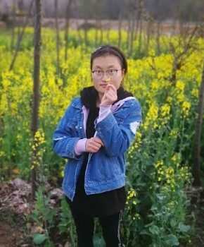 紫砂壶工艺师李逸云名家照片