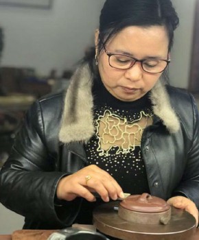 紫砂壶工艺师史云琴名家照片
