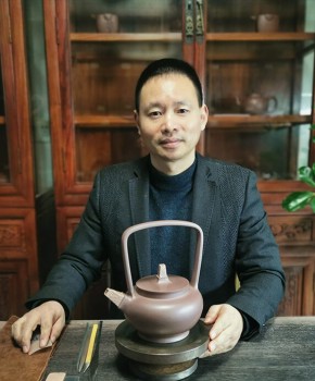 紫砂壶工艺师韩伟名家照片