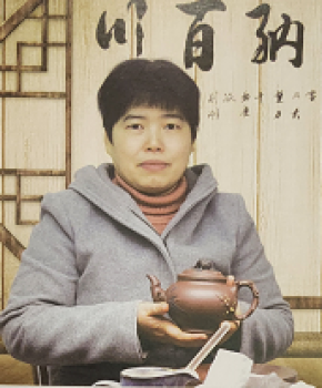 紫砂壶工艺师彭玉兰名家照片
