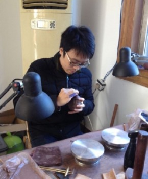 紫砂壶工艺师沈凌名家照片