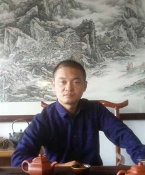 紫砂壶工艺师潘建平名家照片