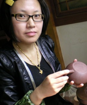 紫砂壶工艺师张明名家照片