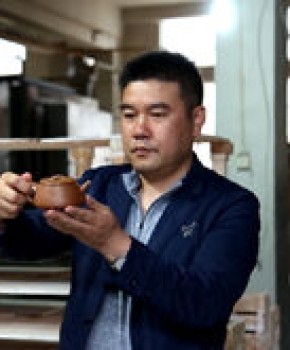 紫砂壶工艺师胡云鸽名家照片