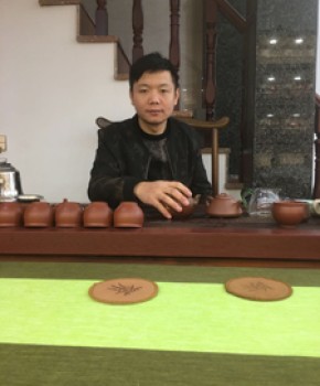 紫砂壶工艺师李国忠名家照片