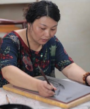紫砂壶工艺师佘奇志名家照片