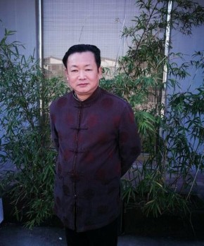 紫砂壶工艺师罗荣贤名家照片