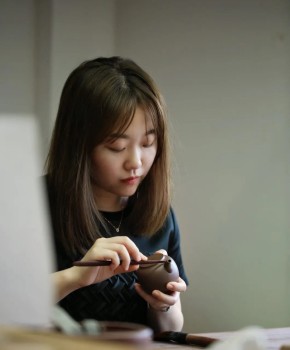 紫砂壶工艺师尹旻名家照片