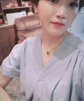 紫砂壶工艺师杨丽娇名家照片