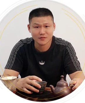 紫砂壶工艺师吴朋名家照片