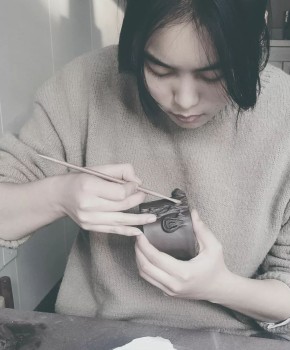 紫砂壶工艺师崔辰菲名家照片