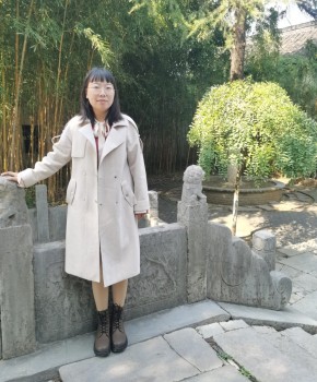 紫砂壶工艺师李莉名家照片