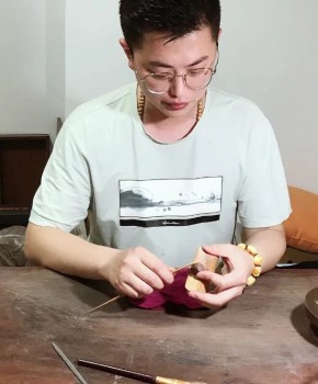 紫砂壶工艺师齐远名家照片