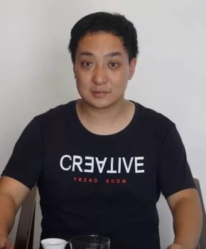 紫砂壶工艺师范俊明名家照片