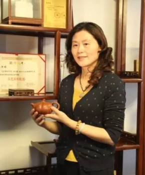 紫砂壶工艺师高洪娟名家照片