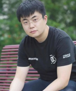 紫砂壶工艺师于丙坤名家照片