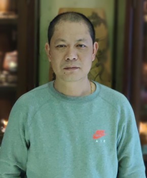 紫砂壶工艺师江峰名家照片