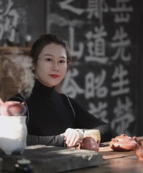 紫砂壶工艺师陈容名家照片