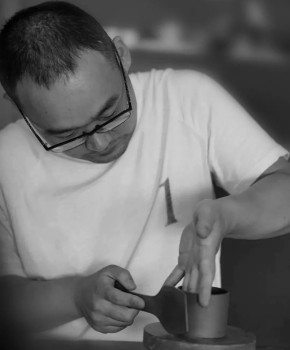 紫砂壶工艺师孔国利名家照片
