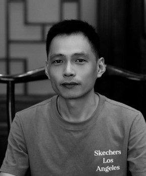紫砂壶工艺师毛粟修名家照片