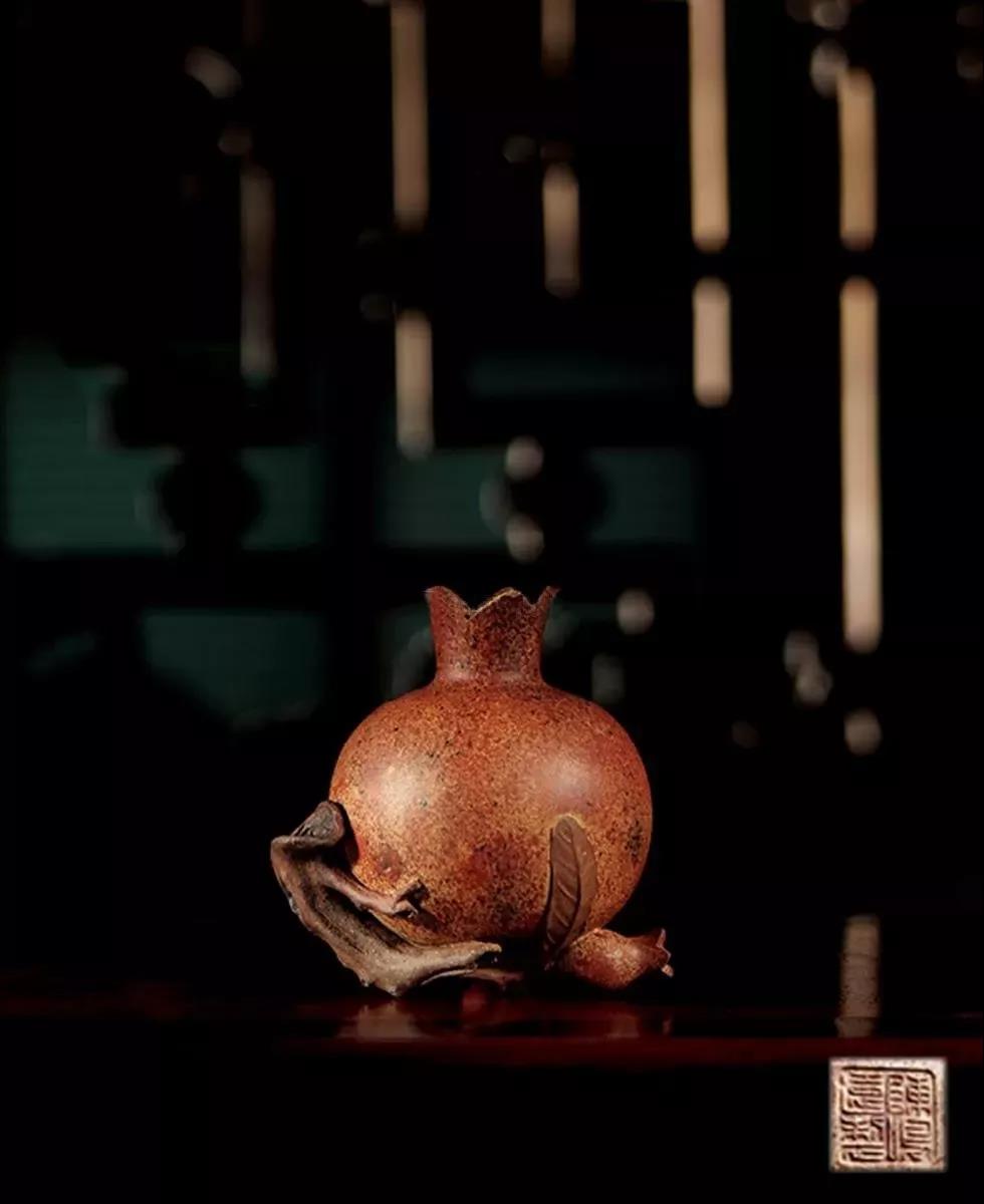 紫砂壶拍卖｜陈鸣远制《松鼠柿子壶》拍出2280万元