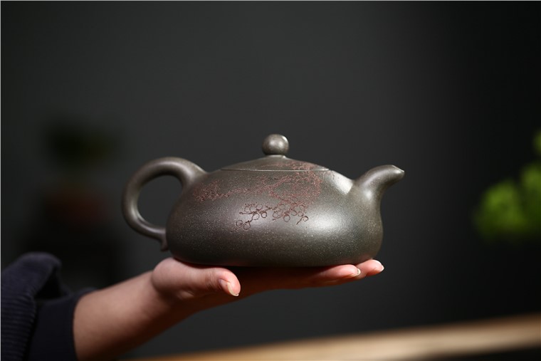 张雪军作品 大半月图片