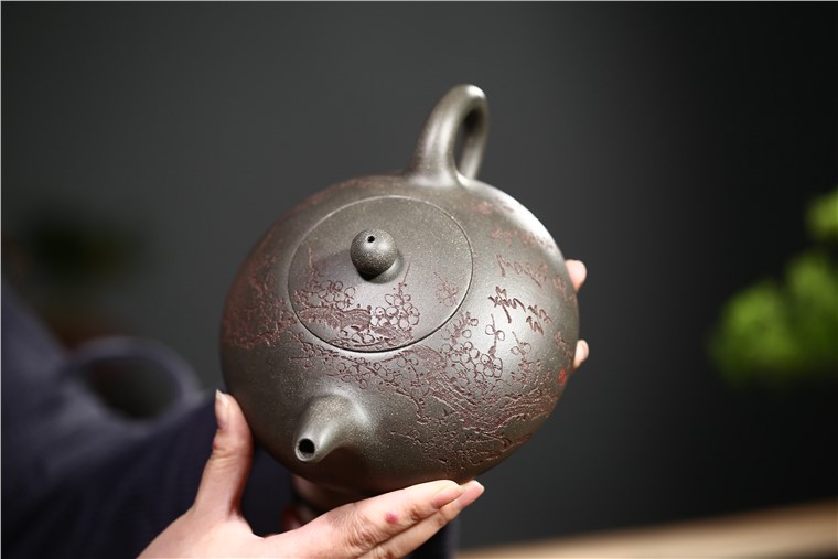 张雪军作品 大半月图片