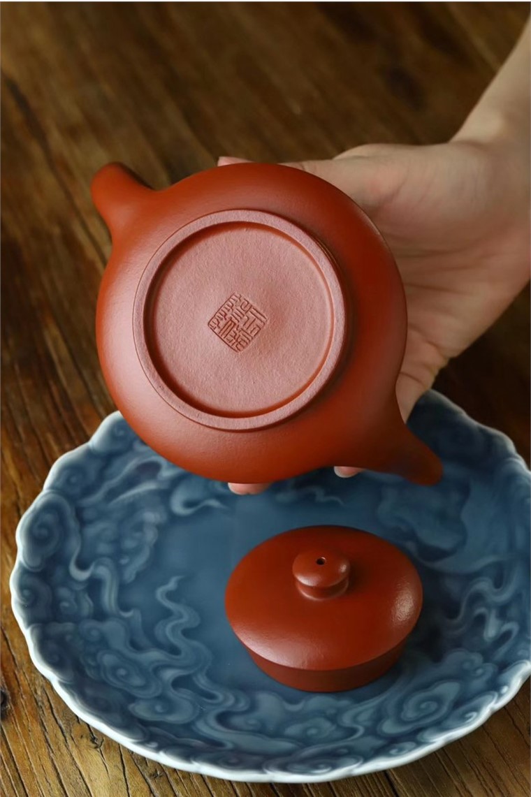 范永芳作品 曲壶图片
